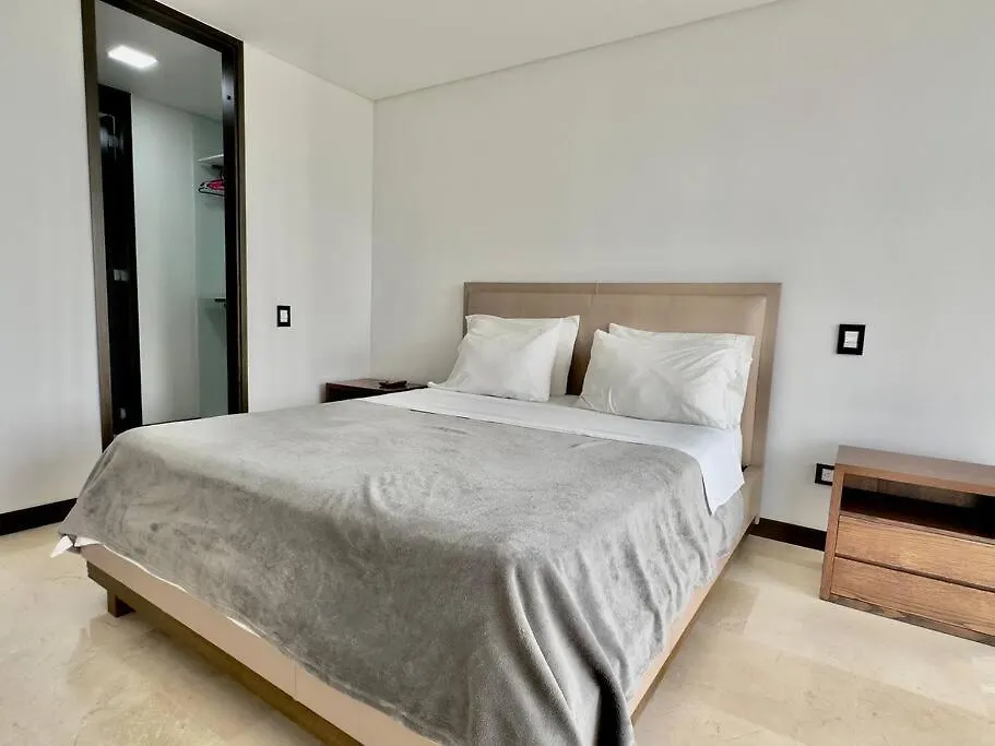 502 El Poblado: Beautiful & Ample Space For Families Medellín
