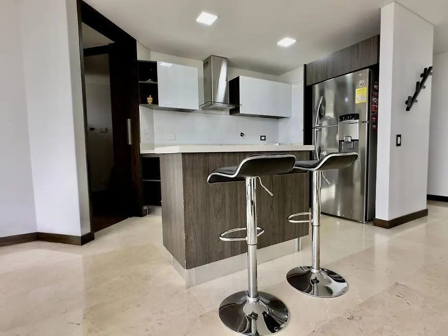 Apartamento 502 El Poblado: Beautiful & Ample Space For Families Medellín Colombia