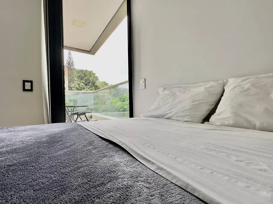 502 El Poblado: Beautiful & Ample Space For Families Medellín