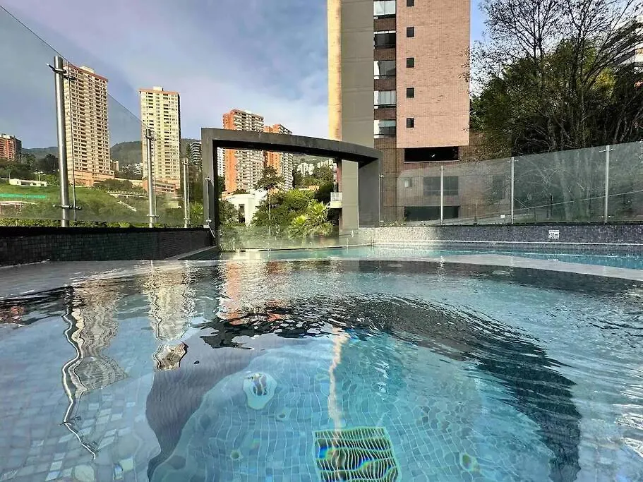 Apartamento 502 El Poblado: Beautiful & Ample Space For Families Medellín