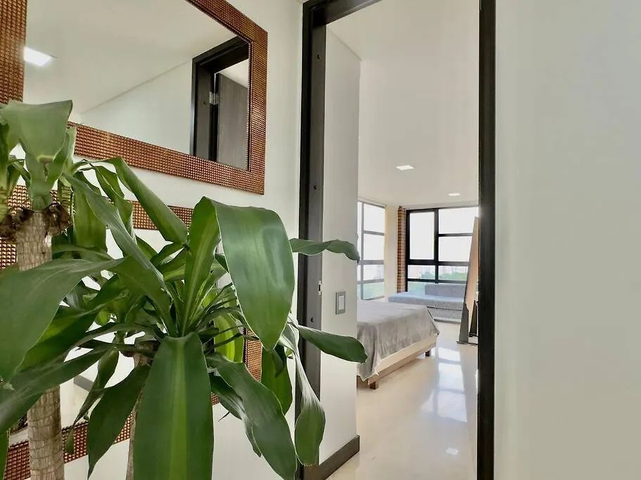 502 El Poblado: Beautiful & Ample Space For Families Medellín