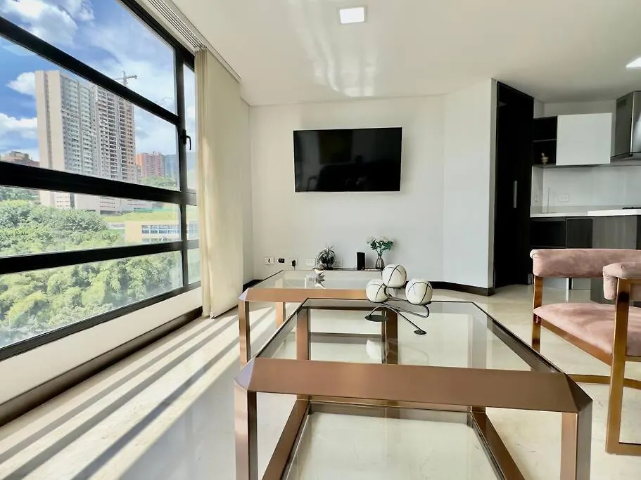 Apartamento 502 El Poblado: Beautiful & Ample Space For Families Medellín