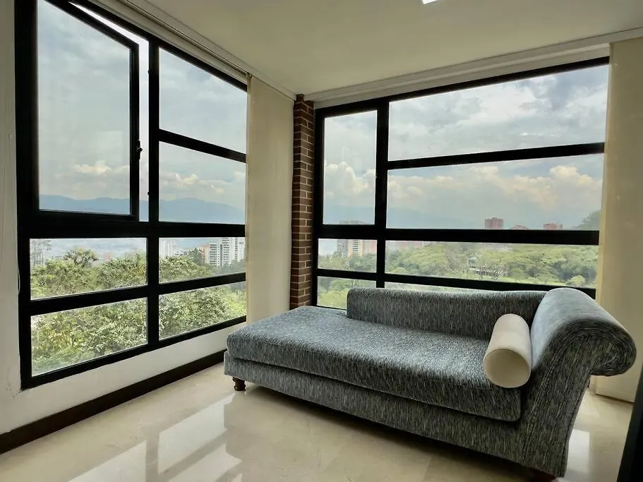 Apartamento 502 El Poblado: Beautiful & Ample Space For Families Medellín Colombia